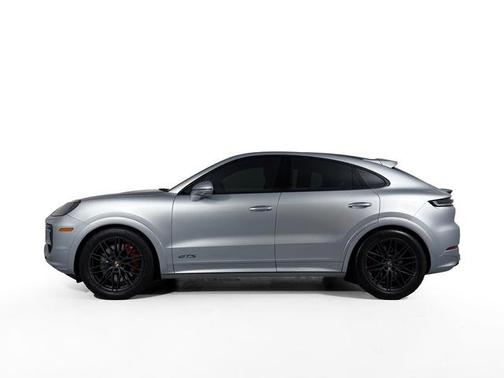 2025 Porsche Cayenne GTS