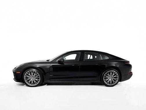 2025 Porsche Panamera 4