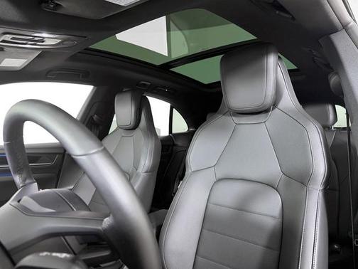 2025 Porsche Macan 4S