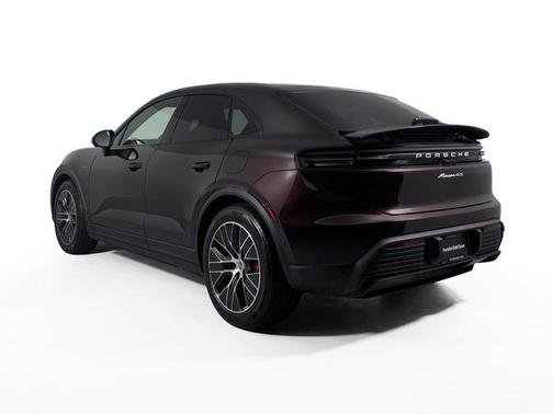 2025 Porsche Macan 4S
