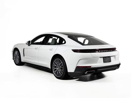 2026 Porsche Panamera 4