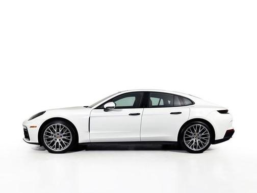 2026 Porsche Panamera 4
