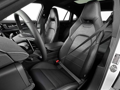 2026 Porsche Panamera 4