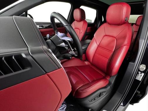 2022 Porsche Cayenne Platinum Edition