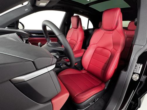 2025 Porsche Macan 4S Electric