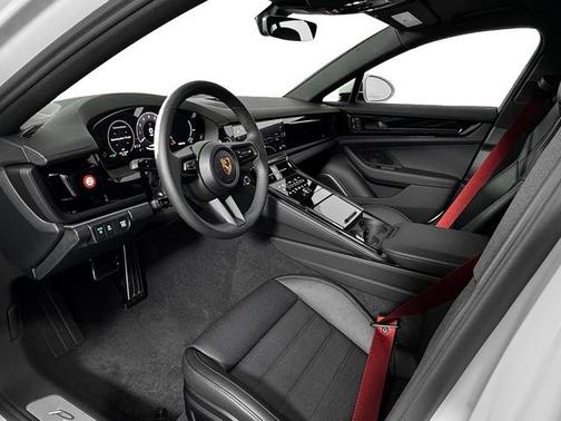 2025 Porsche Panamera 4