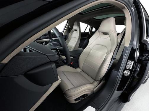 2025 Porsche Panamera 4