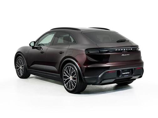 2025 Porsche Macan 4