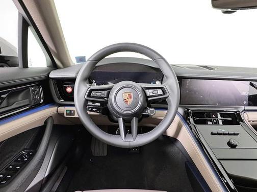 2025 Porsche Panamera 4
