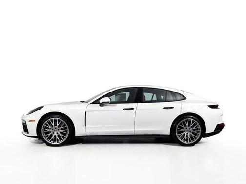 2025 Porsche Panamera 4