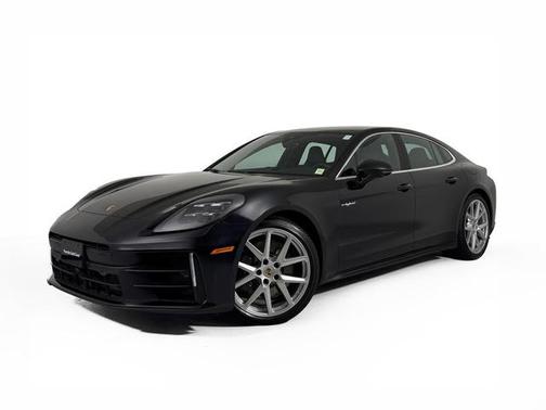 Jet Black Metallic 2025 Porsche Panamera 4