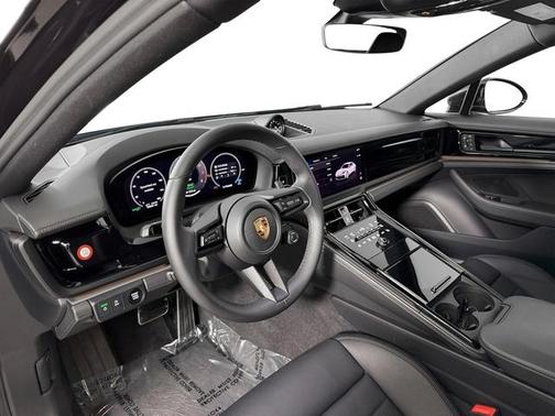 Jet Black Metallic 2025 Porsche Panamera 4
