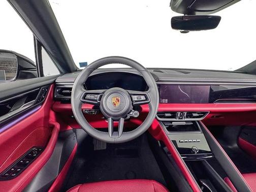 2026 Porsche Macan 4