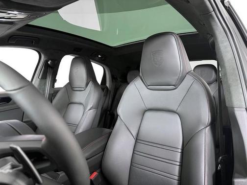 2026 Porsche Cayenne GTS