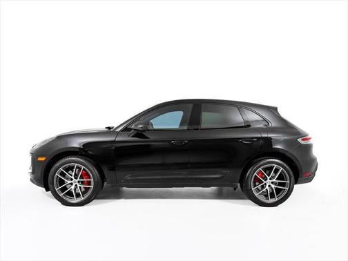 2023 Porsche Macan Base