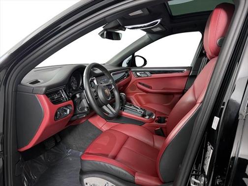 2023 Porsche Macan Base