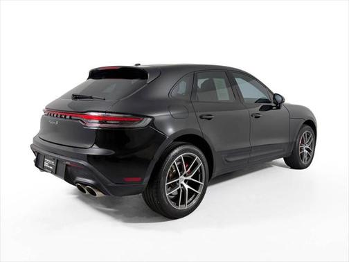 2023 Porsche Macan Base