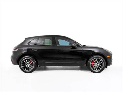 2023 Porsche Macan Base