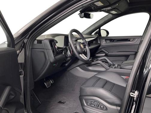 2026 Porsche Cayenne GTS