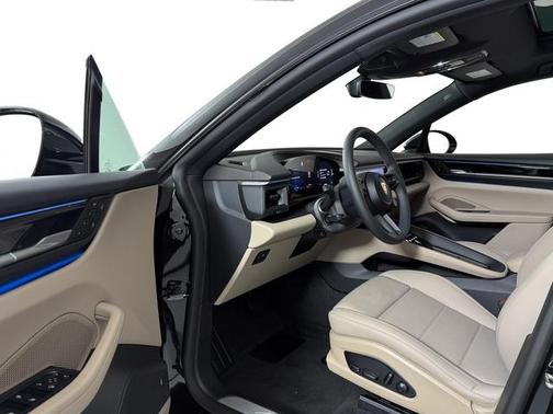 2025 Porsche Macan 4
