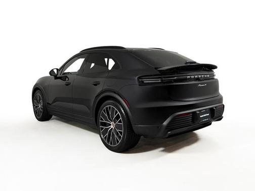 2025 Porsche Macan 4