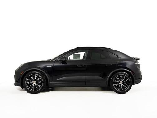 2025 Porsche Macan 4