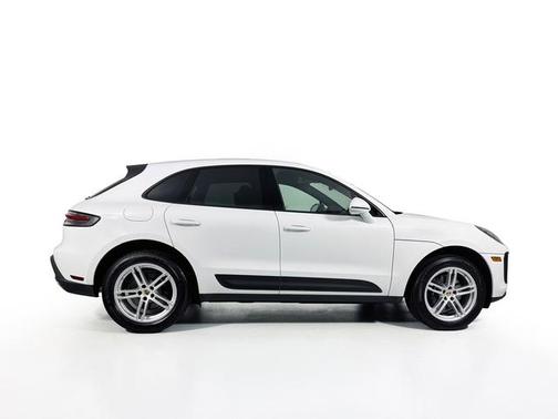 2025 Porsche Macan T