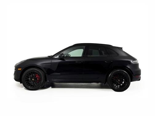 Jet Black Metallic 2021 Porsche Macan Macan GTS