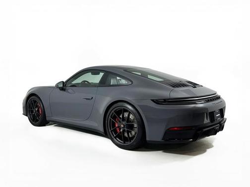 2026 Porsche 911 Carrera 4 GTS