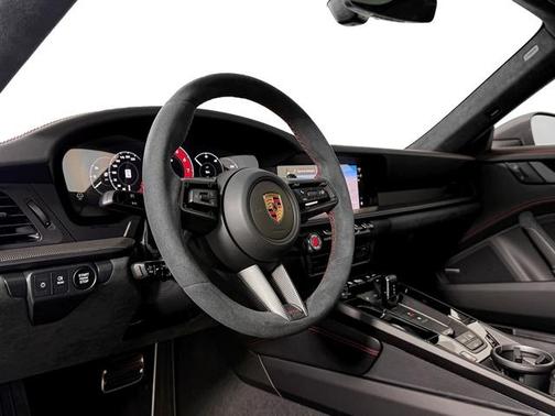 2026 Porsche 911 Carrera 4 GTS