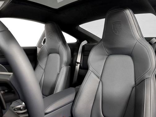 2026 Porsche 911 Carrera 4 GTS