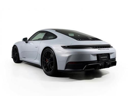 2026 Porsche 911 Carrera 4 GTS