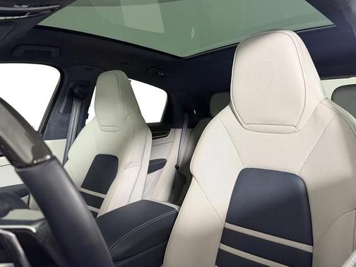 2022 Porsche Cayenne Cayenne GTS