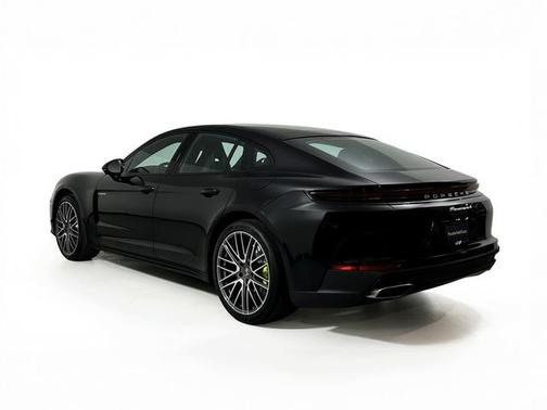 2026 Porsche Panamera 4 E-Hybrid