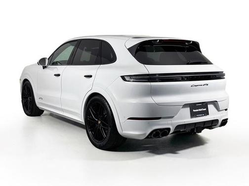 2025 Porsche Cayenne GTS