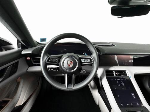 2025 Porsche Taycan 4S Cross Turismo