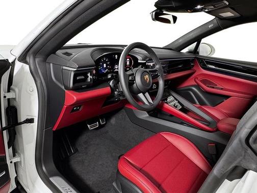 2025 Porsche Macan 4S