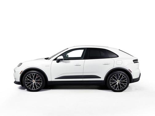 2025 Porsche Macan 4S