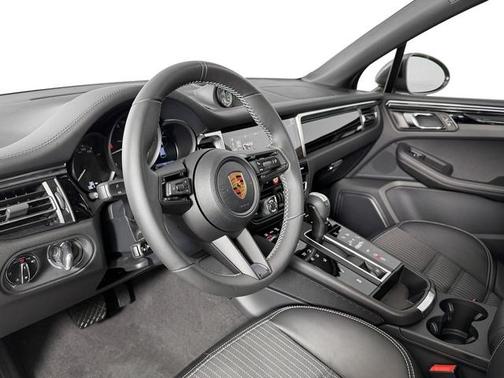 Gentian Blue Metallic 2026 Porsche Macan Macan