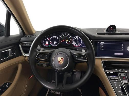 2023 Porsche Panamera 