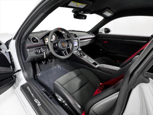 2022 Porsche 718 Cayman GT4