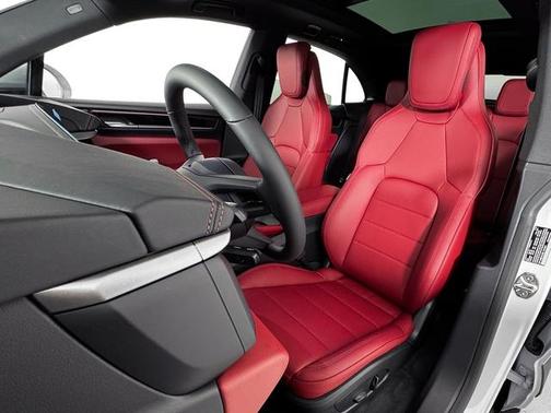 2025 Porsche Macan 4S