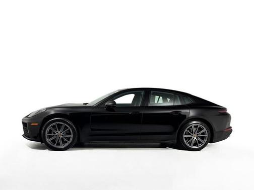2025 Porsche Panamera 4