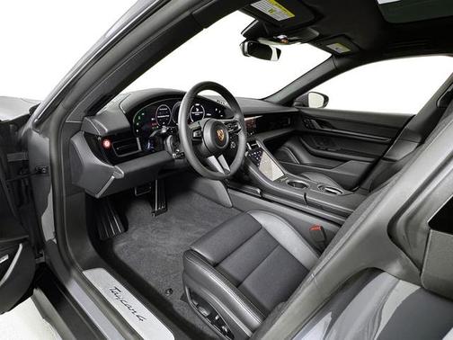 2025 Porsche Taycan 4