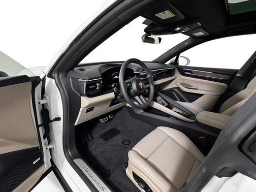 2025 Porsche Macan 4