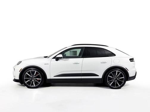 2025 Porsche Macan 4