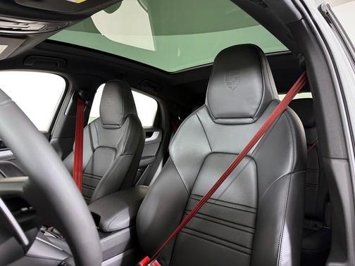 Chalk 2025 Porsche Cayenne Cayenne