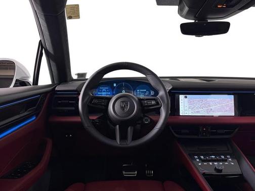 2025 Porsche Macan Turbo