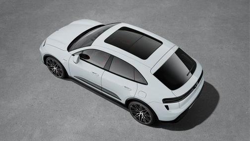 2025 Porsche Macan Turbo