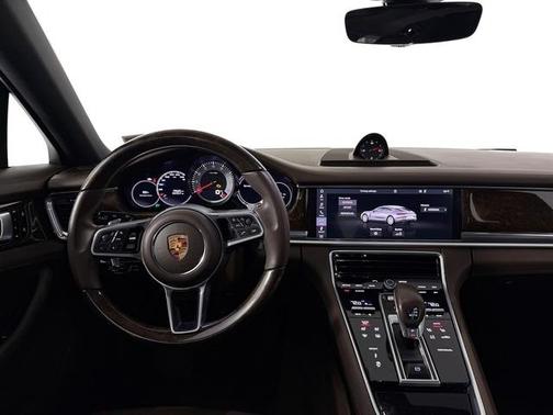 2019 Porsche Panamera 4